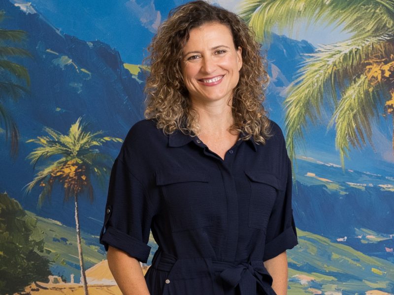 Foto-Vanessa-fondo-tropical-2025
